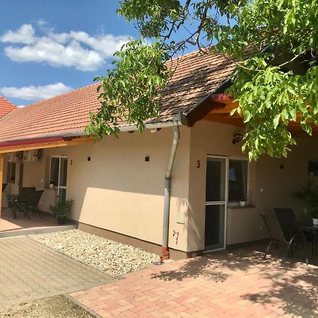Léna Vendégház Balatonberény Exterior foto