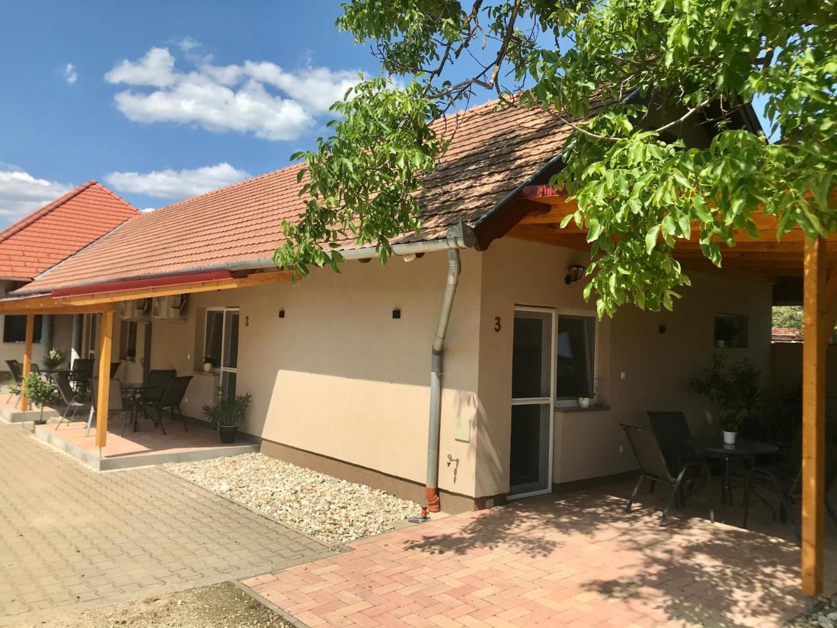 Léna Vendégház Balatonberény Exterior foto