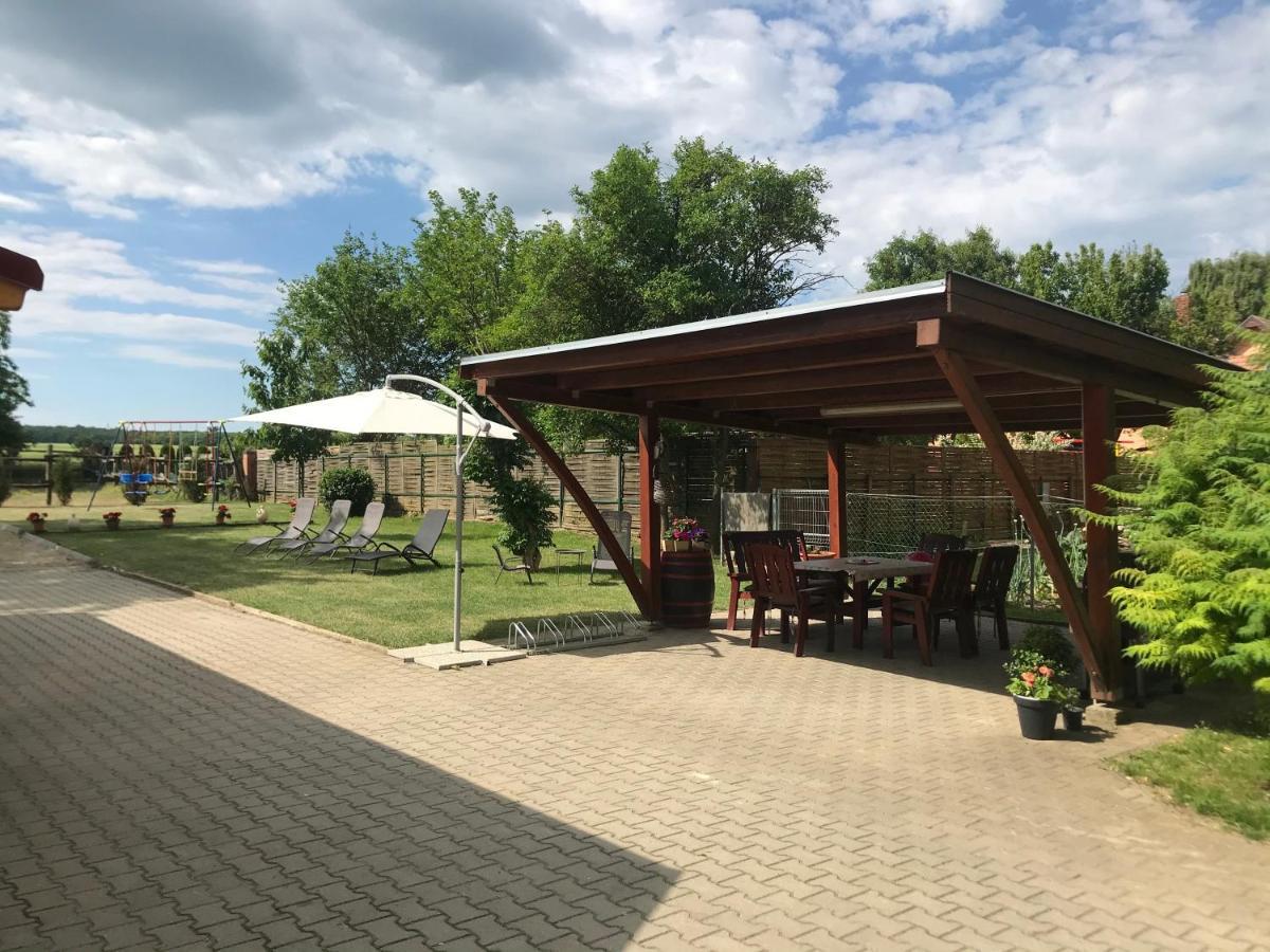 Léna Vendégház Balatonberény Exterior foto